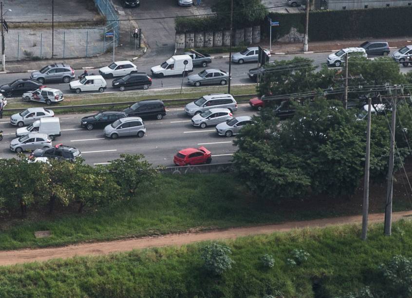 Persegui&ccedil;&atilde;o policial terminou em tiroteio na Avenida das Na&ccedil;&otilde;es Unidas nesta quarta-feira (21)
