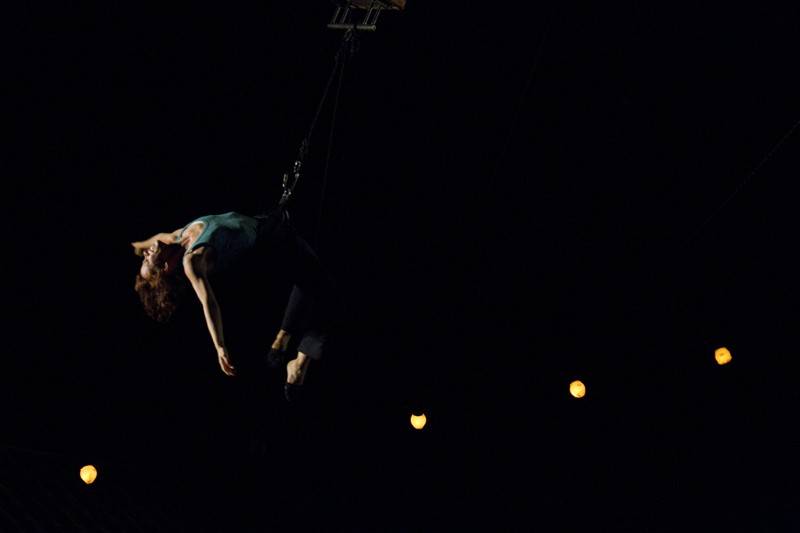 Leonardo Moreira estreia no teatro juvenil com “Menor que o Mundo”