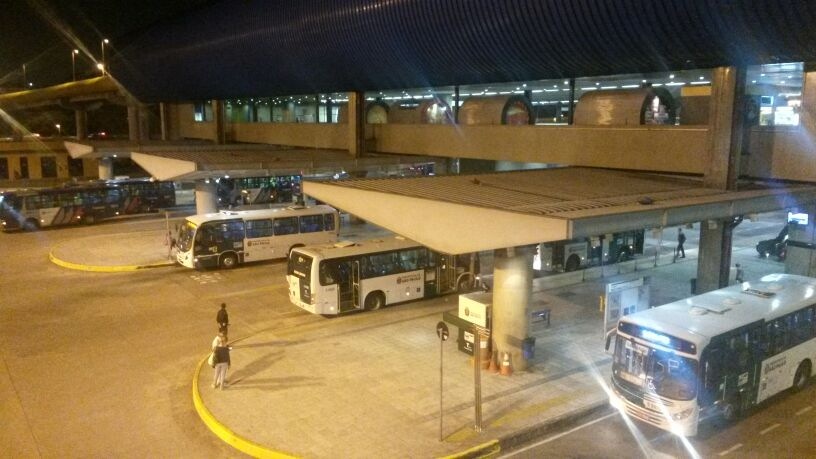 Greve será suspensa à meia noite. Acompanhe como foi a noite na cidade