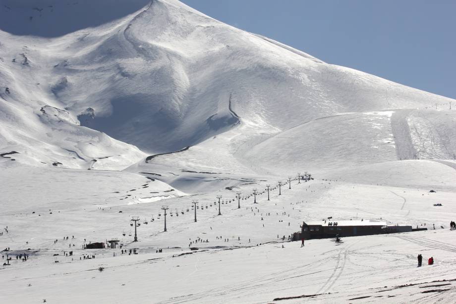 No sul do Chile, Corralco &eacute; a grande novidade da temporada: novo hotel e mais de 25 pistas de esqui, forradas com neve powder