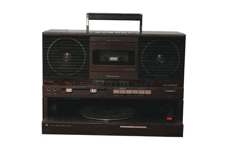 Fãs de rádios dos anos 80 movimentam o mercado de áudio usado