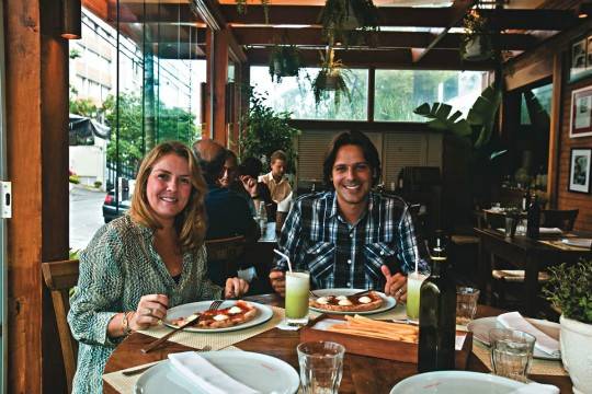Restaurantes passam a servir pizzas também durante o almoço