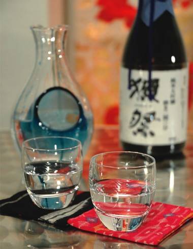 Kazu Sake Emporium é o templo dos saquês na Liberdade