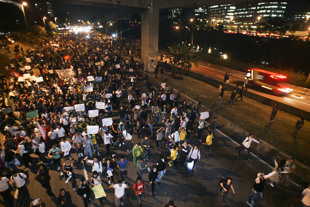 Manifesta&ccedil;&atilde;o passou pela Marginal Pinheiros