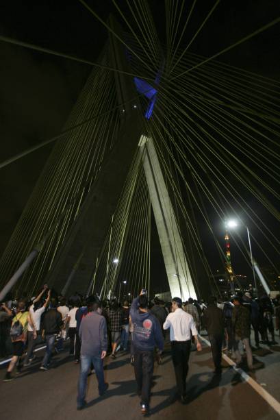 Aproximadamente 100 000 mil pessoas participaram da manifesta&ccedil;&atilde;o, segundo o Passe Livre