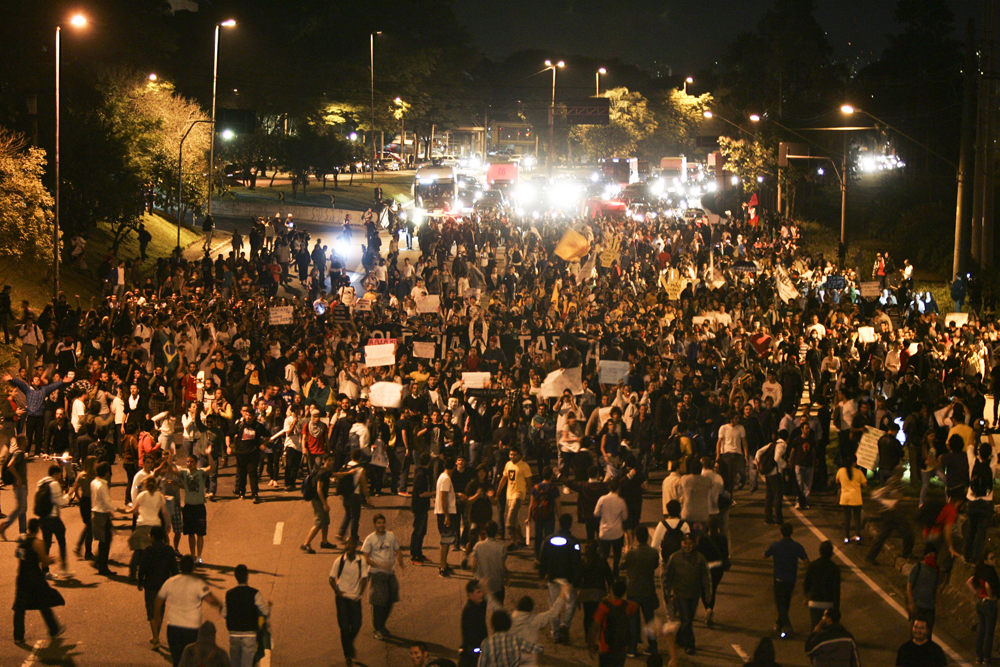 O Movimento Passe Livre foi tra&ccedil;ando a rota da manifesta&ccedil;&atilde;o na hora