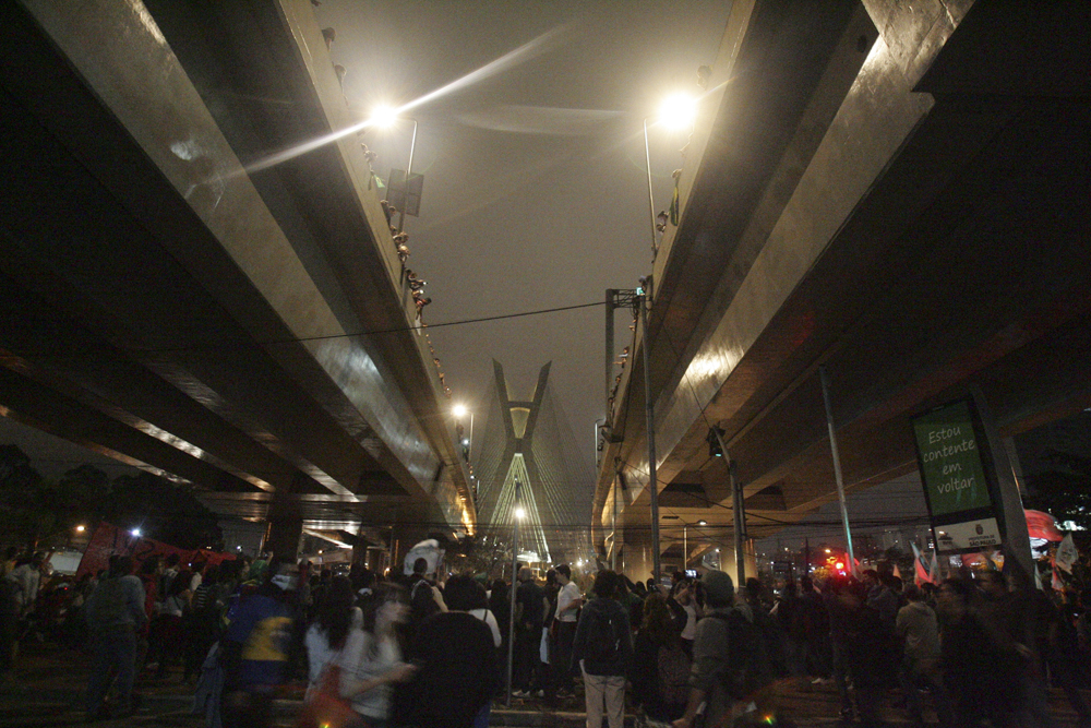 O tr&acirc;nsito na regi&atilde;o da Ponte Estaiada permaneceu fechado