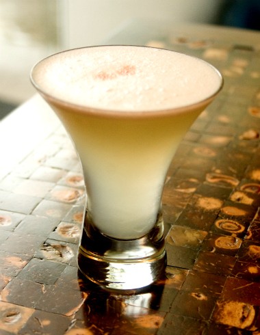 Boa comida regada à sua bebida preferida: destilados