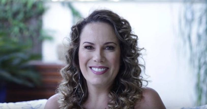 Por onde anda a apresentadora Regina Volpato?