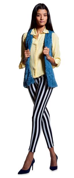 	Camisa de spikes, R$ 139,90. Armaz&eacute;m. Colete, R$ 129,90. Armaz&eacute;m. Cal&ccedil;a legging, R$ 69,90. Renner. Escarpim de camur&ccedil;a, R$ 300,00 o par. Schutz.