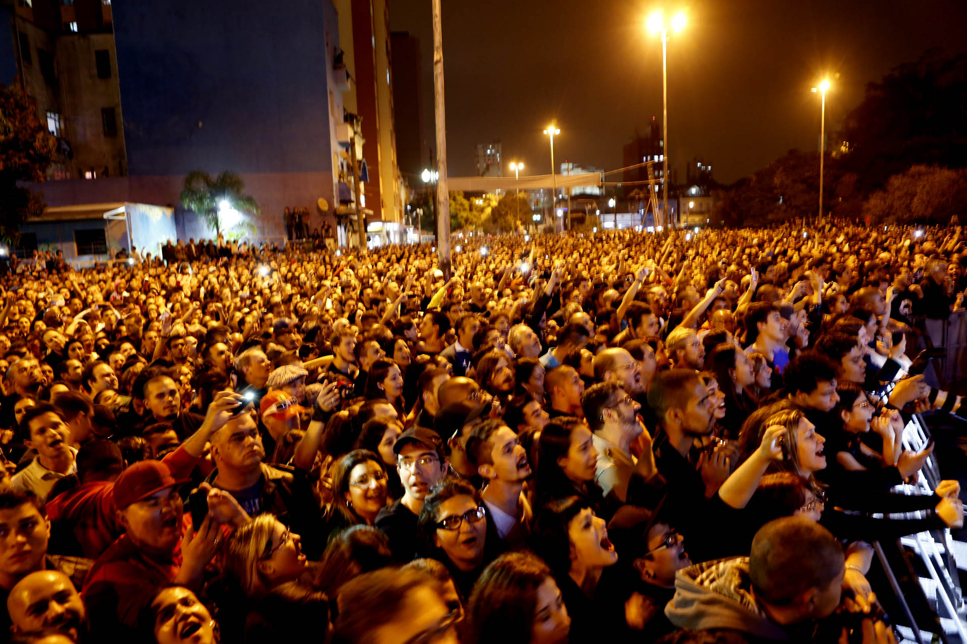 	O p&uacute;blico no show do Ira! durante a Virada Cultural 2014