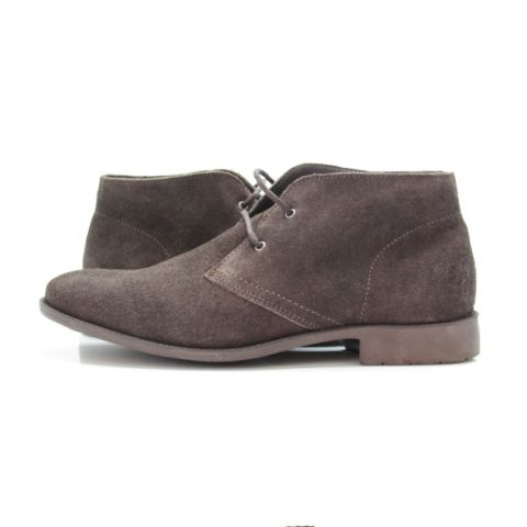 Bota de camur&ccedil;a, R$ 398,00, do <a href="https://loja.sergiok.com.br/" rel="S&eacute;rgio K" target="_blank">Sergio K</a>