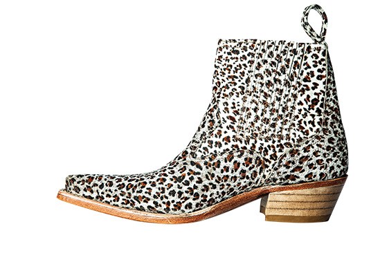 	Estampa animal. A print de on&ccedil;a deixa fashion o modelo feito sob medida.R$ 690,00. Walt&atilde;o Boots, Rua Doutor Eduardo de Souza Aranha, 280,Vila Nova Concei&ccedil;&atilde;o, tel.: 3845-2157.