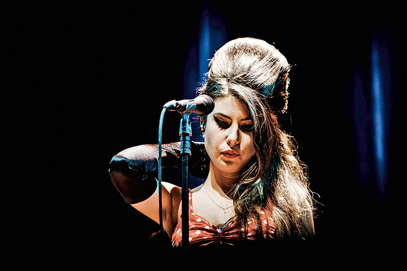 Bruna Góes faz homenagem à Amy Winehouse Bruna Góes faz homenagem à Amy Winehouse