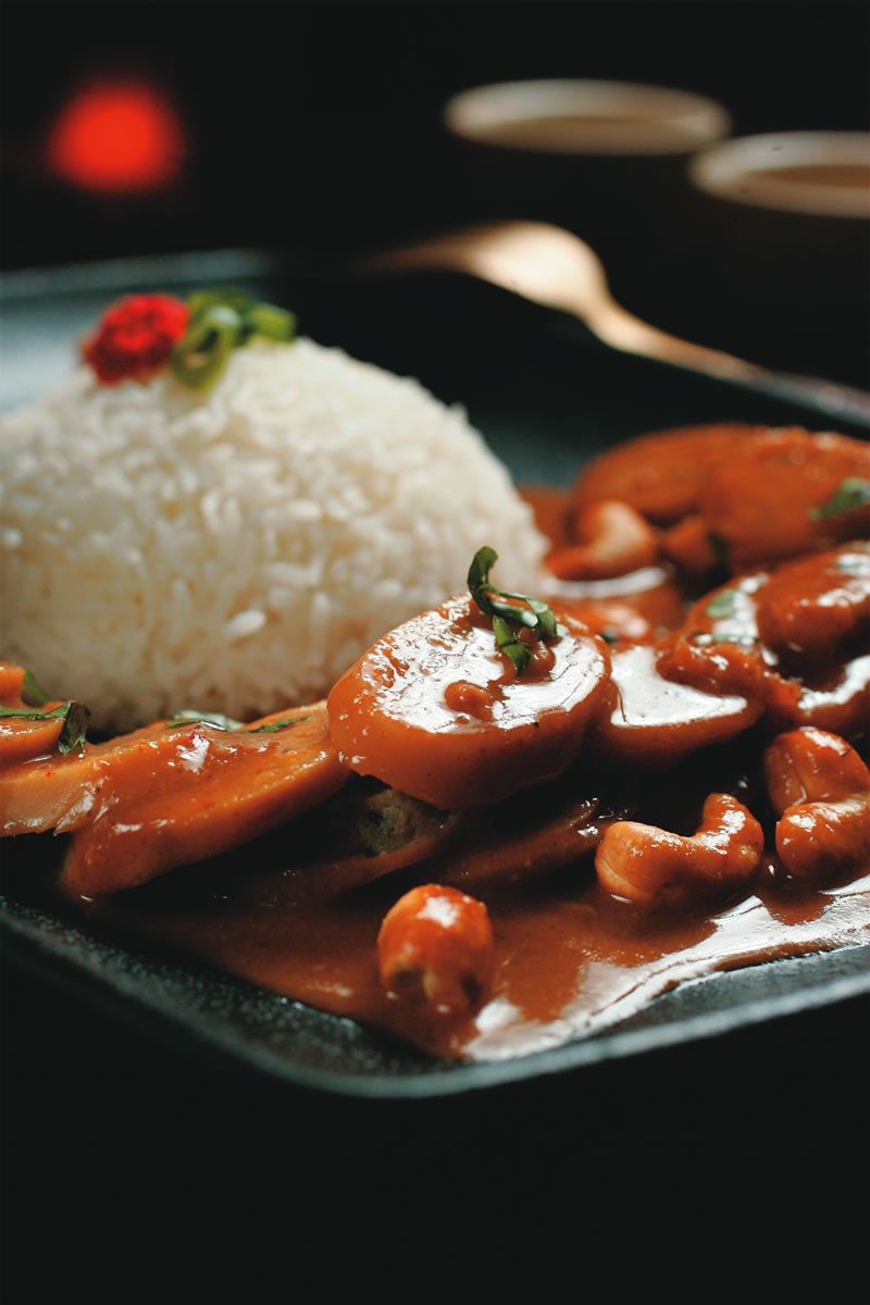 Tele-Thai muda de endereço e se transforma no Namga