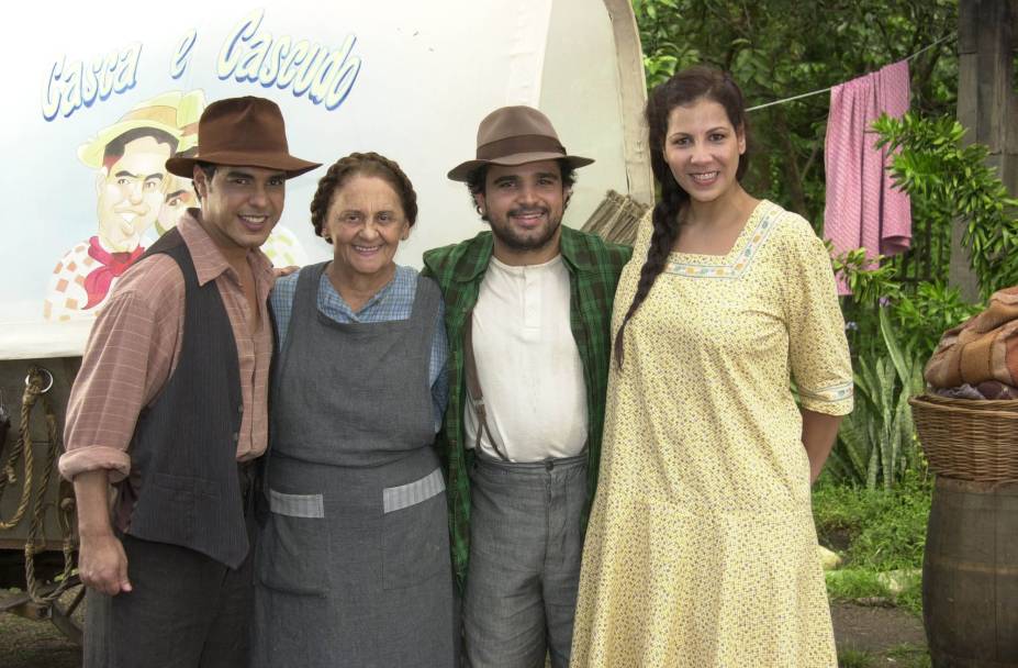 Zez&eacute; di Camargo e Luciano, com Laura Cardoso e Carla Daniel, na novela &lsquo;Chocolate com Pimenta&rsquo;