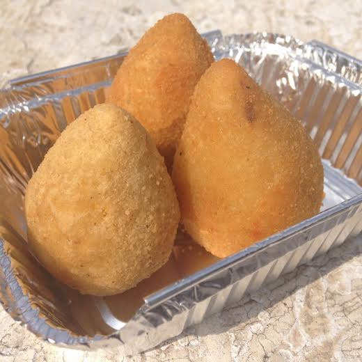 Trio de coxinhas do chef Carlos Bertolazzi: recheadas de costela e pato, saem a R$ 12,00