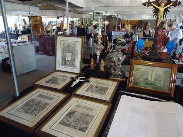 Feira de Antiguidades e Design do MuBE