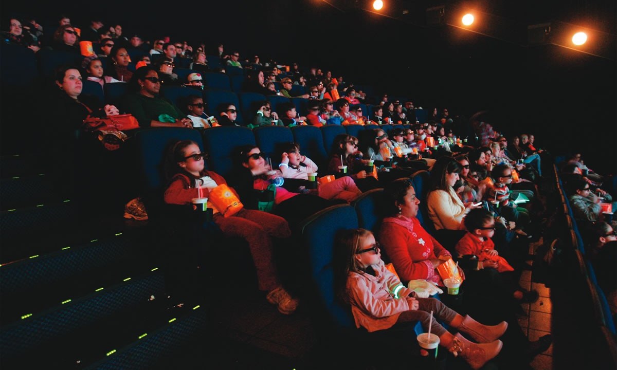Aniversário no cinema - capa 2242