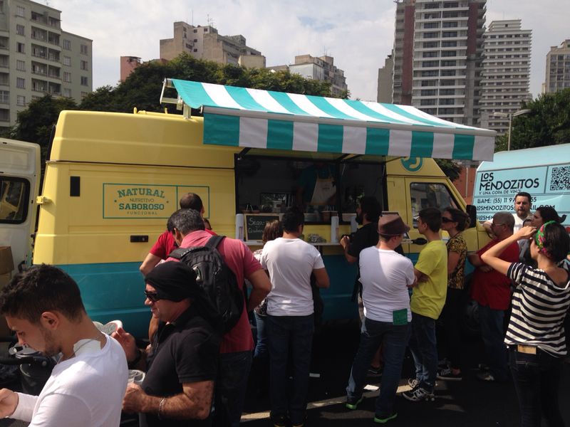 Salve Salve Truck: sucos naturais e água de coco para aplacar o calorão