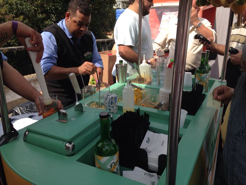 Caipirinhas por R$ 15,00: no estande do bar Piraj&aacute;