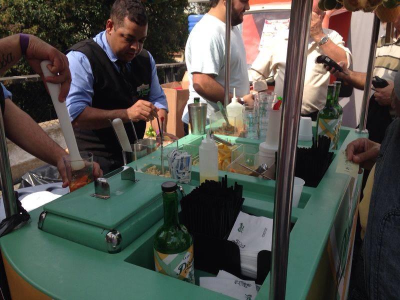 Caipirinhas por R$ 15,00: no estande do bar Piraj&aacute;