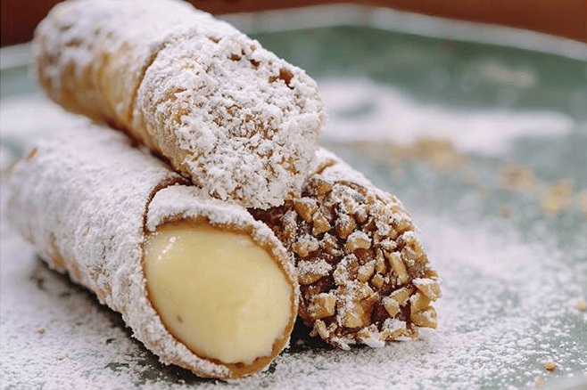 Dez endereços para comer cannoli