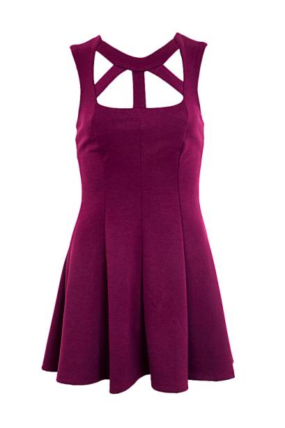 Superdecotado. Vazado, o vestido deixa o colo e as costas &agrave; mostra. R$ 179,90. FiveBlu, tel.: 3053-7519, www.ﬁveblu.com.br.