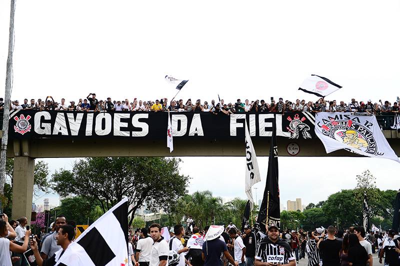A escola de samba Gaviões da Fiel comandou parte da festa do Timão A escola de samba Gaviões da Fiel comandou parte da festa do Timão