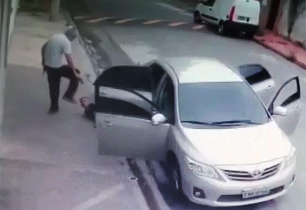 assalto uber policial