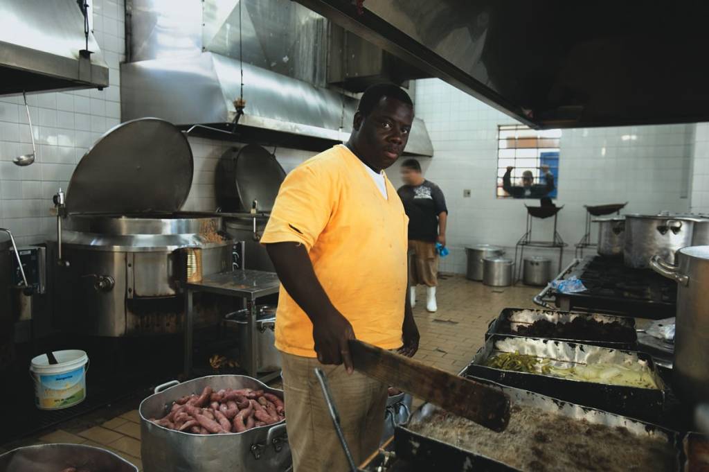 Histórias dos detentos da Penitenciária que reúne estrangeiros