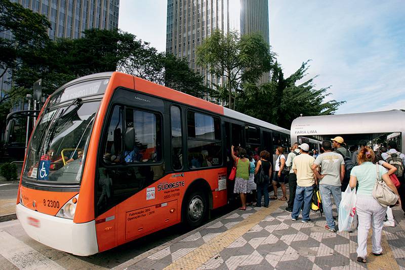 Aumento do combustível, menor tarifa para os ônibus