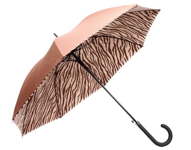 Deu zebra. Desenhado, o forro de poliéster se destaca. R$ 79,00. Macsi Acessórios, www.macsiacessorios.com.br. Deu zebra. Desenhado, o forro de poliéster se destaca. R$ 79,00. Macsi Acessórios, www.macsiacessorios.com.br.