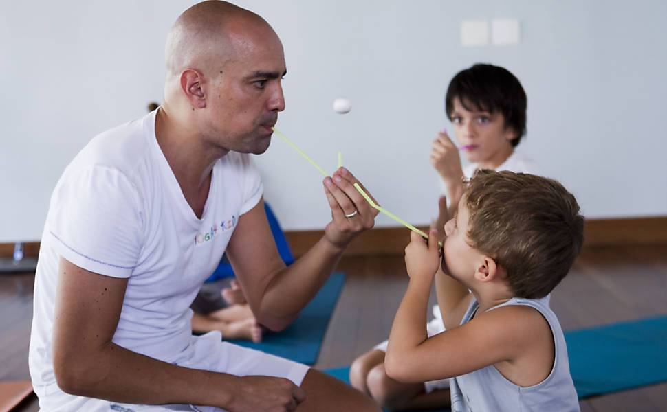 Pequenos paulistanos também praticam yoga