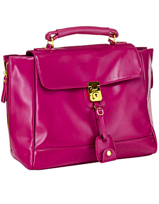 Efeito sanfona. Abertos, os zíperes aumentam em 11 centímetros as laterais. R$ 249,00. Accessorize, Shopping Iguatemi, tel.: 3812-6110, www.accessorize.com.br. Efeito sanfona. Abertos, os zíperes aumentam em 11 centímetros as laterais. R$ 249,00. Accessorize, Shopping Iguatemi, tel.: 3812-6110, www.accessorize.com.br.