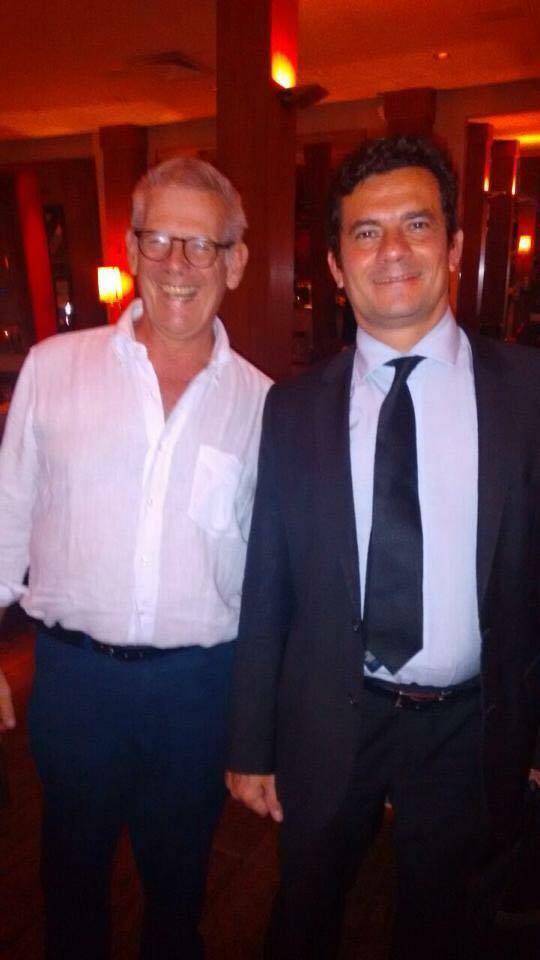 Cercado por seguranças, juiz Sergio Moro jantou no Bistrô Charlô