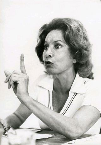 A atriz Cleyde Yáconis em entrevista ao Serviço Nacional de Teatro em 1975 A atriz Cleyde Yáconis em entrevista ao Serviço Nacional de Teatro em 1975