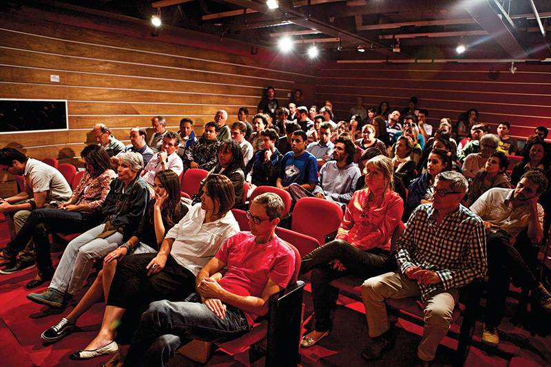 Programas de rádio com auditório atraem plateias