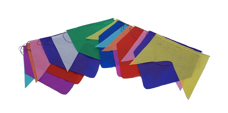 Balões, bandeirinhas e mais itens para decorar a sua Festa Junina