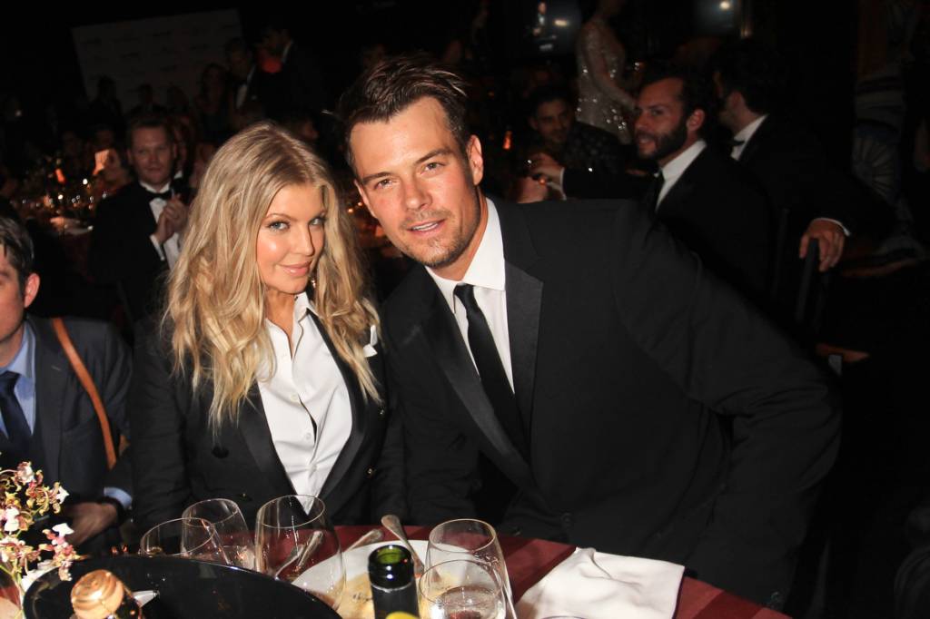 Kate Moss dá beijo de 50 mil dólares em leilão da amfAR