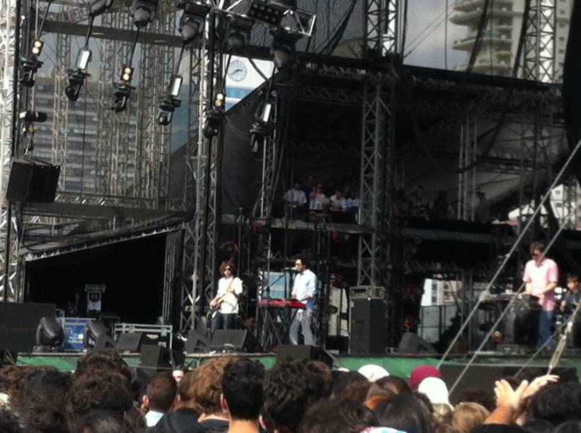 Toro y Moi abriu programação do segundo dia do Lollapalooza 2013