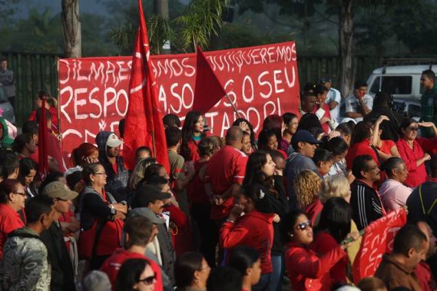 Concentração de sem-teto que vivem no acampamento da Copa do Povo, em Itaquera, Zona Leste Concentração de sem-teto que vivem no acampamento da Copa do Povo, em Itaquera, Zona Leste