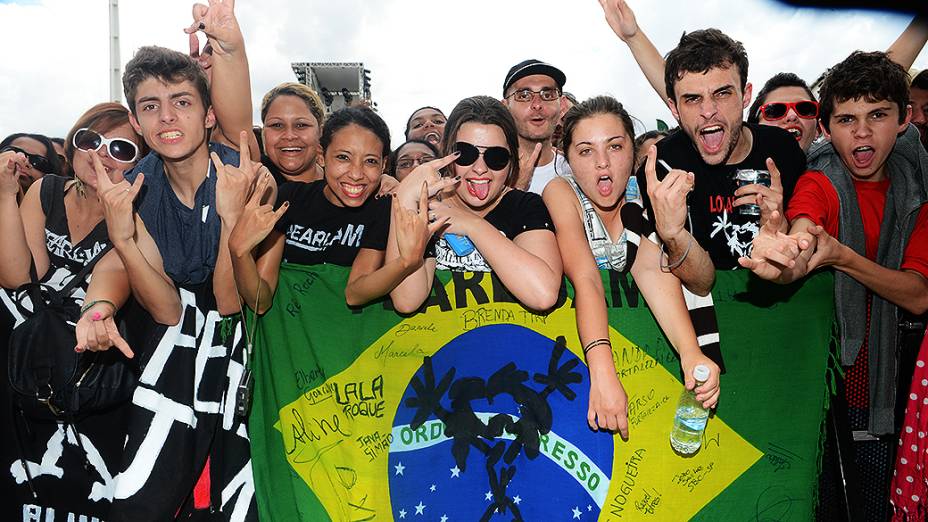 Público no show da banda Baia, no Lollapalooza