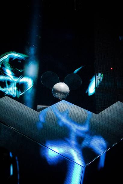 Deadmau5: capacetes de rato equipados com luzes LED