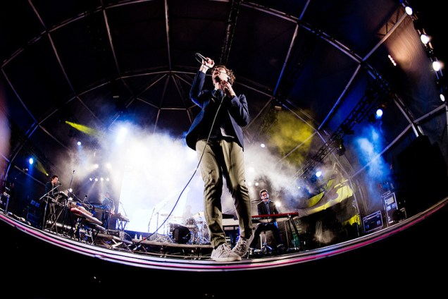 Passion Pit: show come&ccedil;ou protocolar, mas empolgou no final