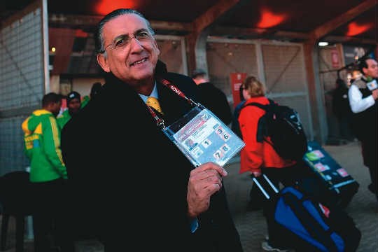 Datena rasga o verbo sobre algumas personalidades