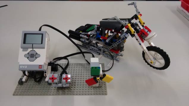 Estudantes de Santa Catarina criam sensor de gás etanol para ser instalado no capacete de motociclista Estudantes de Santa Catarina criam sensor de gás etanol para ser instalado no capacete de motociclista