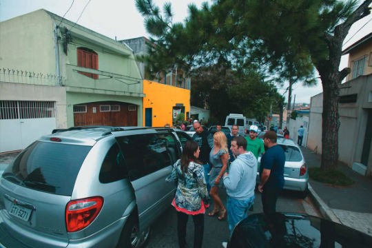 A “viagem humanitária” de Pamela Anderson pelas favelas de São Paulo