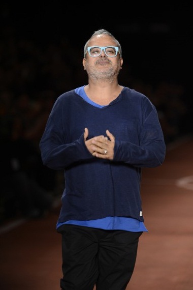 O estilista Ronaldo Fraga: coleção inspirada no futebol de várzea O estilista Ronaldo Fraga: coleção inspirada no futebol de várzea