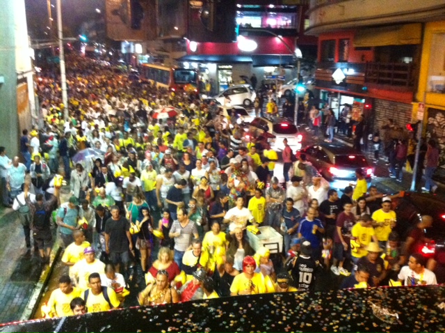 Trajeto começou na Rua Augusta e terminou no Teatro Municipal Trajeto começou na Rua Augusta e terminou no Teatro Municipal